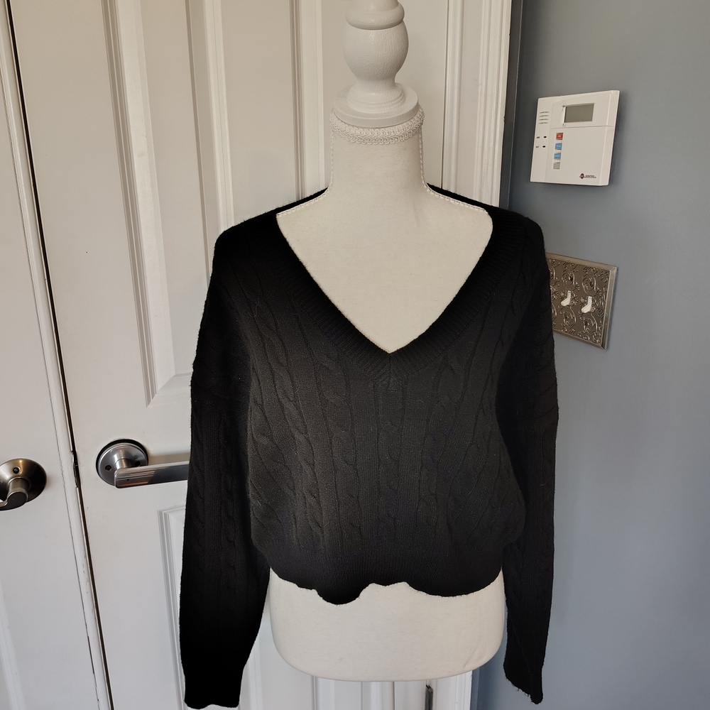 Black V-Neck‎ Cable Knit Sweater Medium Euc